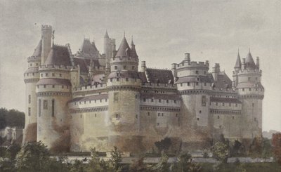 Pierrefonds, Chateau (Villers-Cotterets yolundan alınan görünüm) by French Photographer