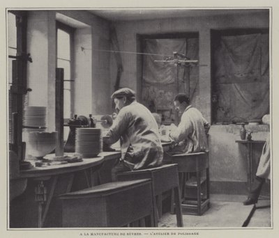 Fransa Sevres porselen fabrikasında cila atölyesi (s/b fotoğraf) by French Photographer