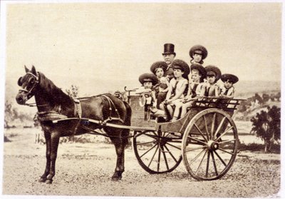 Ferdinand de Lesseps (1805 - 1894) ve torunlarının portresi by French Photographer