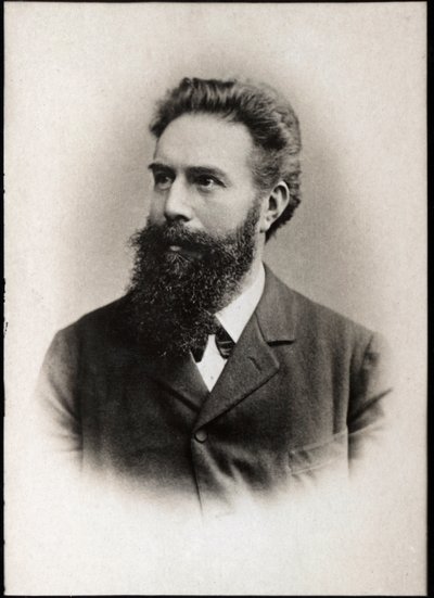 Wilhelm Conrad Röntgen veya Röntgen (1845-1923), Alman fizikçi portresi. by French Photographer