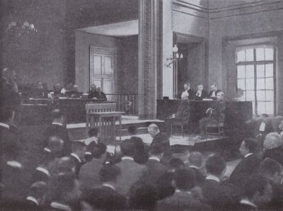 Yanlışlıkla vatana ihanetten hüküm giyen Fransız ordusu subayı Alfred Dreyfus davasının yeniden görülmesi, Rennes, Fransa, 1899 by French Photographer