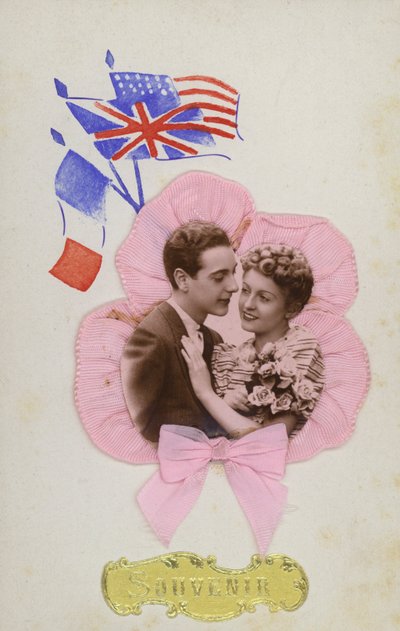 Fransız, İngiliz ve Amerikan bayraklarını gösteren hatıra kartı by French Photographer