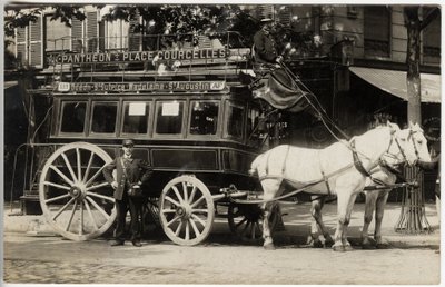 Pantheon Place Courcelles hattının patache (toplu at arabası), Paris, patachon (at arabası) ve alıcı ile. XX. yüzyıl başı kartpostalı. by French Photographer