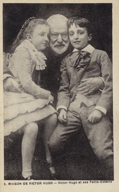 Victor Hugo (1802-1885), Fransız şair, romancı ve oyun yazarı, torunlarıyla birlikte by French Photographer