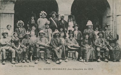 Bressan Ebaudes'in 1913'teki düğünü. 1913'te gönderilen kartpostal. by French Photographer