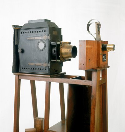 2umiere sinematograf, 1895 (ahşap ve metal) by French School