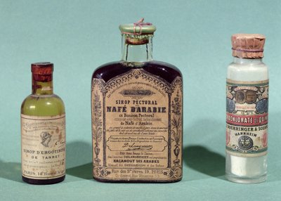 Farmasötik ilaç şişeleri (cam) by French School