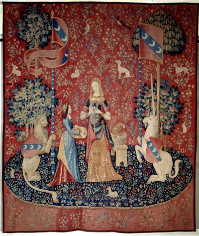 Perde Lady to the Unicorn (Lady to the Unicorn): koku alegorisi. Bir aslan, bir tek boynuzlu at, bir maymun, tavşan ile çevrili bir karanfil taç tutan genç bir kadın. 1484 ve 1500 yılları arasında yapılan yün ve ipek goblen. Chateau de Boussac