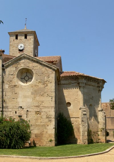kilisenin doğu ucunun bir görünümünü gösteren by French School