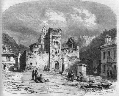 14. yüzyılda güçlendirilmiş Aziz Andre kilisesinin (Tapınakçılar kilisesi) dış görünümü. Luz aziz kurtarıcısı (Luz-Saint-Sauveur), Hautes Pyrenees (65) by French School