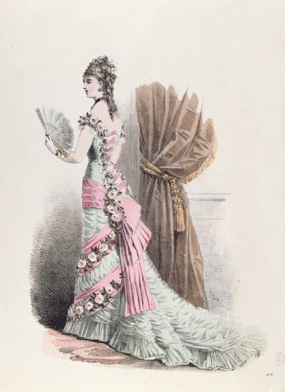 Abiye elbiseli ve yelpazeli bir kadının moda levhası, 1877 (renkli gravür) by French School