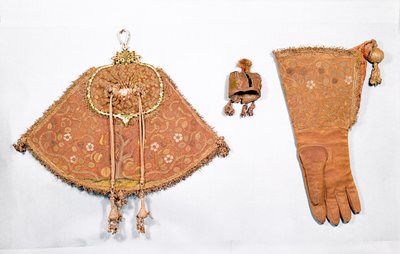 Hawking çanta, eldiven ve başlık seti, Fransızca, 1600-25 by French School