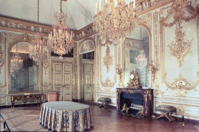 Konsey Odasının İç Mekanı 1701-55 by French School