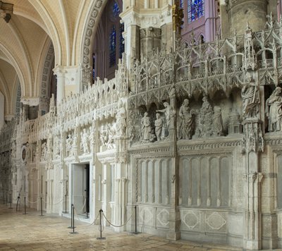 Koronun bir detayı ile chartres katedralinin iç görünümü by French School