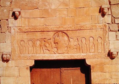 Havarilerle çevrili İsa
