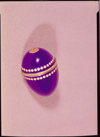 Yumurta şeklinde necessaire, Sevr, 1775 (seramik) by French School