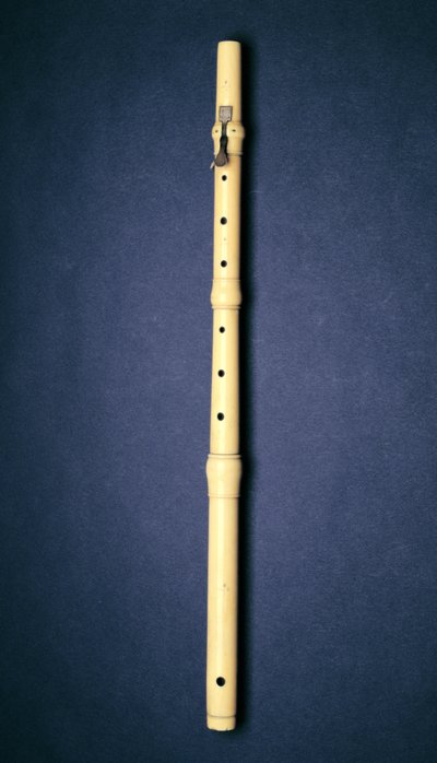 Naust, Paris, c.1725 tarafından yapılan tek tuşlu flüt by French School