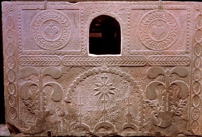 Köylü şömine tabağı. Batı Fransa'dan. 18. yüzyıl. Ulusal Halk Sanatları ve Gelenekleri Müzesi by French School