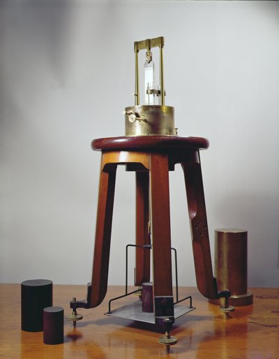 Pierre (1859-1906) ve Jacques Curie, 1897 tarafından tasarlanan Piezoelektrik kuvars aparatı by French School