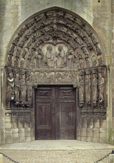 Entombment (fotoğraf) dahil İncil figürleri ve sahneleri ile portal ve çevredeki heykeller by French School
