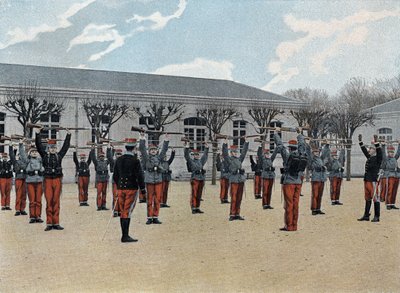 Saint-Cyr (Saint Cyr) özel askeri okulu, iç hizmet: eğitimin başlangıcı. by French School