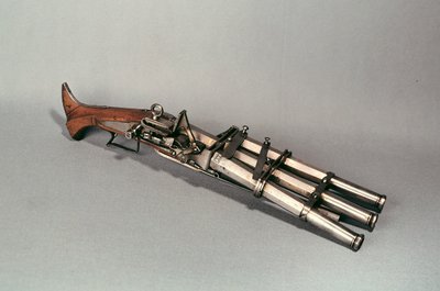Üç namlulu tabanca (ahşap ve metal) by French School