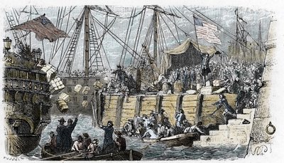 ABD Bağımsızlık Savaşı: İngiliz Parlamentosu tarafından çay ve diğer gıda maddelerine uygulanan vergilere karşı (Büyük Britanya kökenli) Amerikalı yerleşimcilerin isyanı. Kızılderili kılığına girerek com'a girdikten sonra çayın yükünü denize atıyorlar. by French School