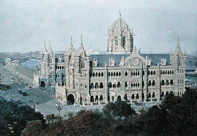 Victoria Terminus, Bombay, Gillot tarafından gravür, c.1910 (renkli taş) by French School