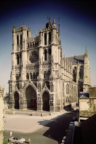 Batı Cephesi Görünümü, c.1220-70 by French School