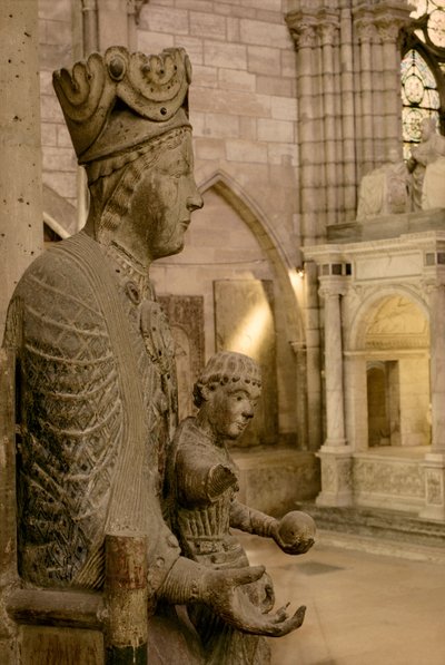 Majestelerinde Bakire ve Çocuk (polikrom ahşap) (detay) by French School