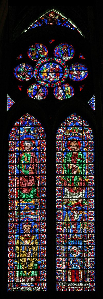St Peter ve St Andrew'u gösteren w102 penceresi; Soissons Katedrali ve Piskopos; gülde Aziz Petrus'un hayatından sahneler by French School