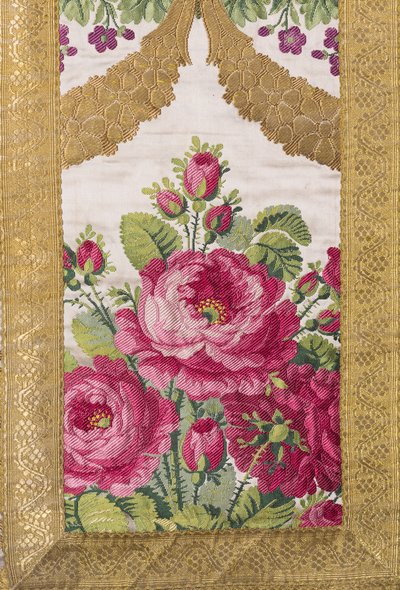 Louis-Philippe 1810 tarafından sunulan bir ayin topluluğunun chasuble (altınla işlemeli ipek) by French School