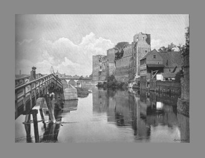 Newark Kalesi ve Köprüsü, c1900 by Frith and Co