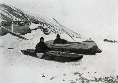 Kıyıdaki İki Kayaks, c1911, 1913 by G. Murray Levick