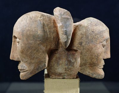 Roquepertuse'dan Hermes'in çift başlı büstü by Gaulish