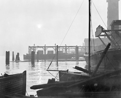 Doğuya bakan Lambeth sahilinde gün doğumu, Londra, 1930