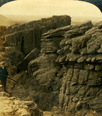 Harikalar Diyarının Kenarı, Grampians, Victoria, Avustralya..., 1908. by George Rose