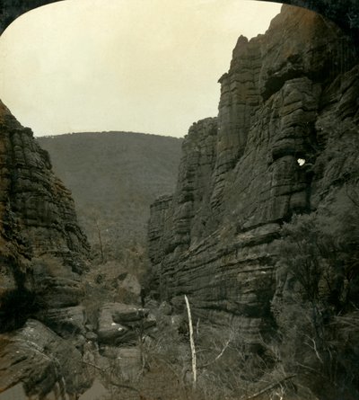 Büyük Kanyon [sic], Grampians, Victoria, Avustralya, 1908. by George Rose