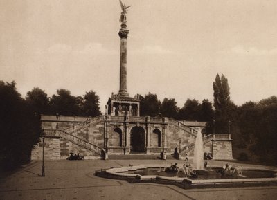 Munchen / Münih: Teraslı barış anıtı (siyah-beyaz fotoğraf) by German Photographer