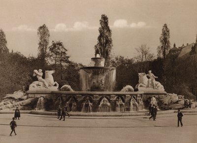 Munchen / Münih: Wittelsbacher Brunnen (siyah-beyaz fotoğraf) by German Photographer