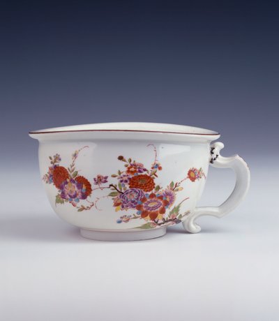 Johann Ehrenfried Stadler tarzında boyanmış düzensiz oval biçimli bir Bottger bourdaloue, c.1725 by German School