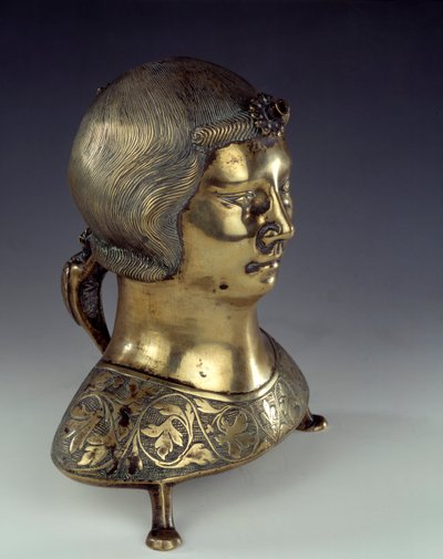Aquamanile (ayin sırasında rahibin ellerini yıkamak için leğeni) genç bir adamın büstü şeklinde altın bronzdan. 1300-1325. Hildesheim