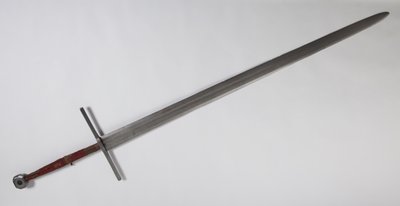 Rulman Kılıcı, kabzası 17. yüzyılın başlarında dekore edilmiştir (çelik, demir, pirinç, ahşap ve kadife) by German School