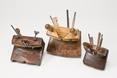 Coopers, 1735, 1842 tarihli ve 19. yüzyılın başlarından 19. yüzyılın ortalarına kadar olan uçakları bozdu (servis ağacı ahşap ve metal) (ayrıca bkz. 701103) by German School