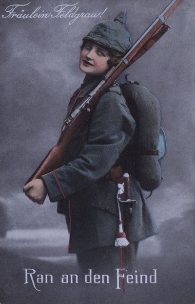 Askeri üniformalı Alman kız (renkli fotoğraf) by German School