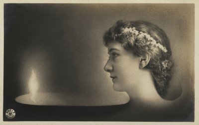 bir alev ile kız by German School