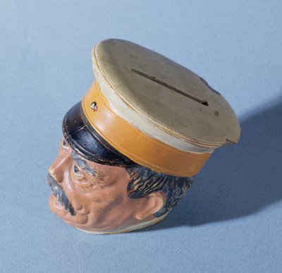 Şansölye Otto von Bismarck (1815-98) (boyalı pişmiş toprak) şeklindeki kumbara (ayrıca bkz. 211409) by German School
