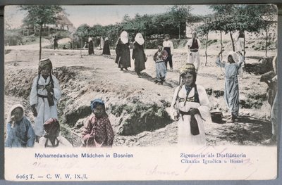 Bosna'daki genç Müslüman kadınları gösteren kartpostal, 1904 by German School
