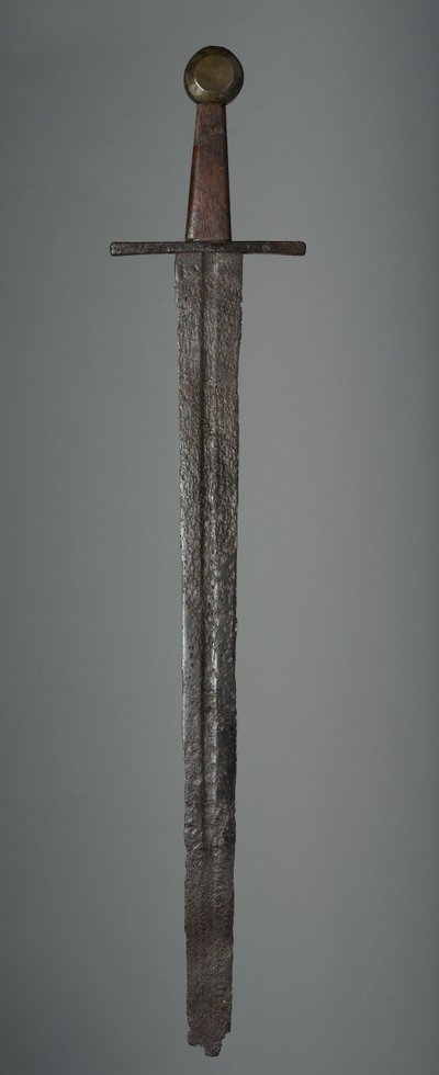 Kılıç, c.1350 (demir, ahşap sap ve pirinç kulplu değiştirmeler) by German School
