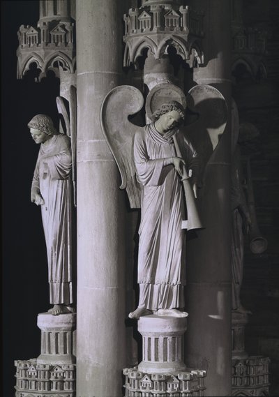 Melekler Sütunu, güney transeptinde, yaklaşık 1230 by German School